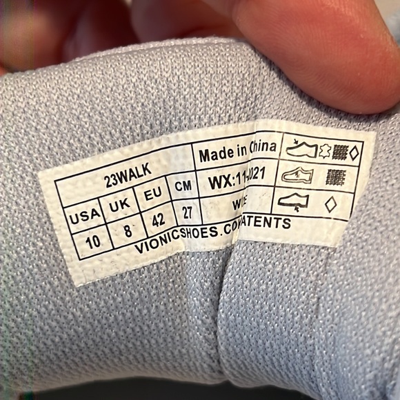 NWOB Vionic Classic Walker - Picture 11 of 17